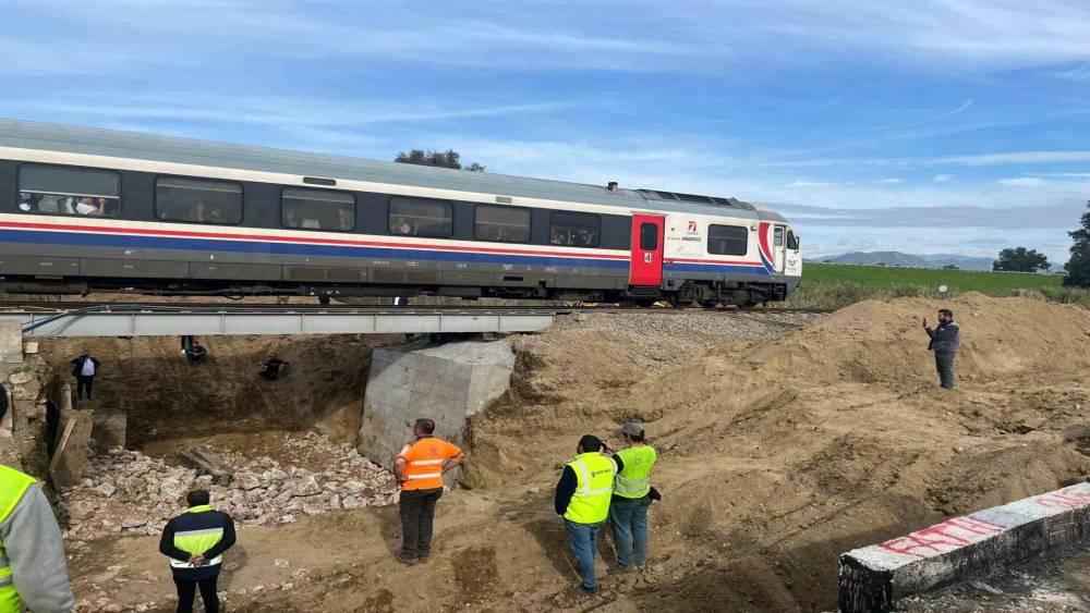 Menfez çalışması nedeniyle durdurulan tren seferleri başladı
