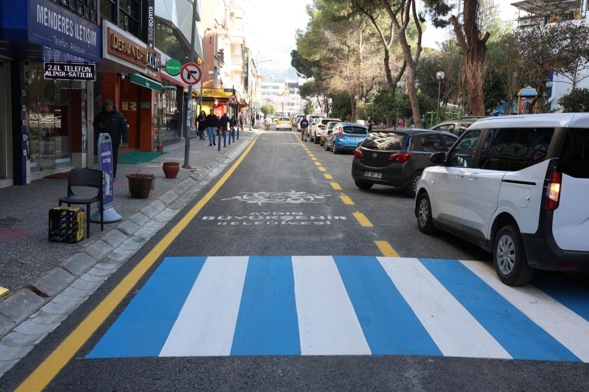 Cumhuriyet Caddesi yenilendi: Aydın’da yol çalışmaları tamamlandı